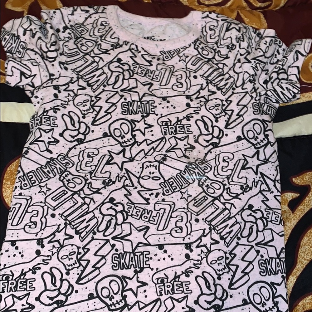 NWT kids graphic tee